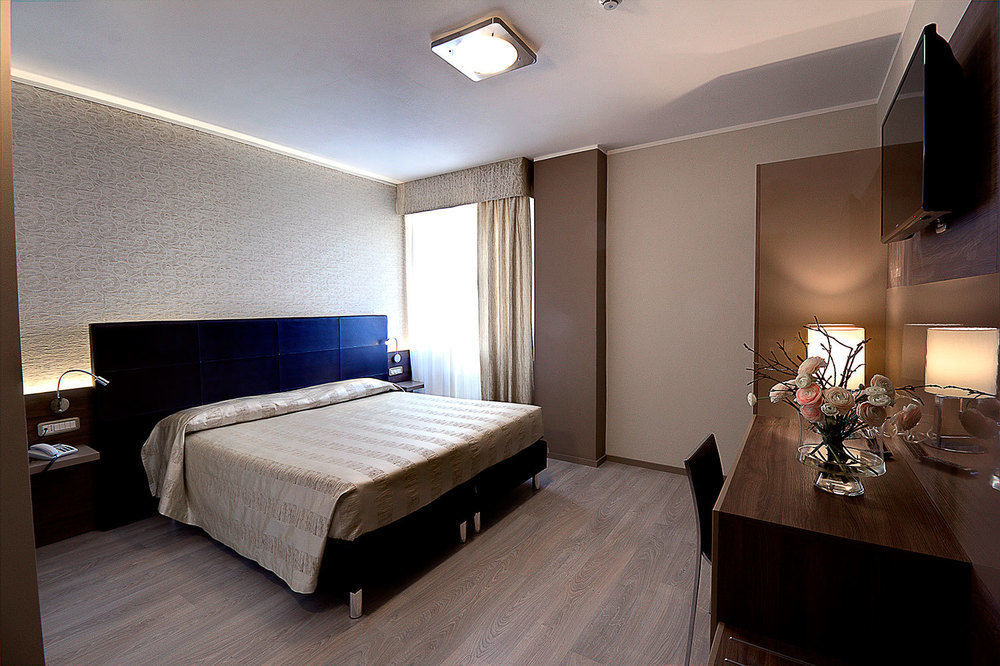 קסטיליון פיורנטינו Hotel Park מראה חיצוני תמונה